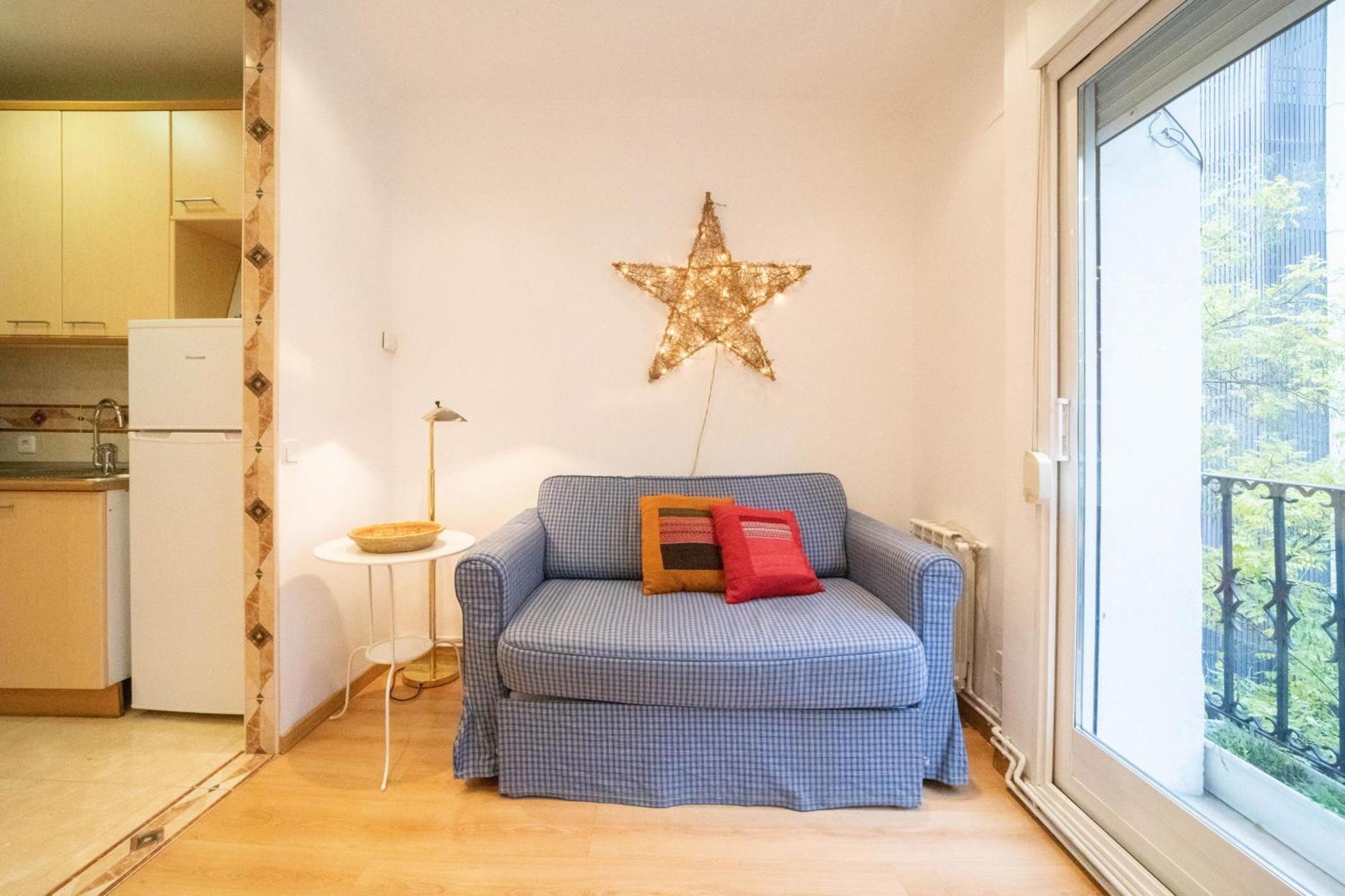 Apartamento Con Encanto Y Luz En Pleno Centro Madrid Exterior photo
