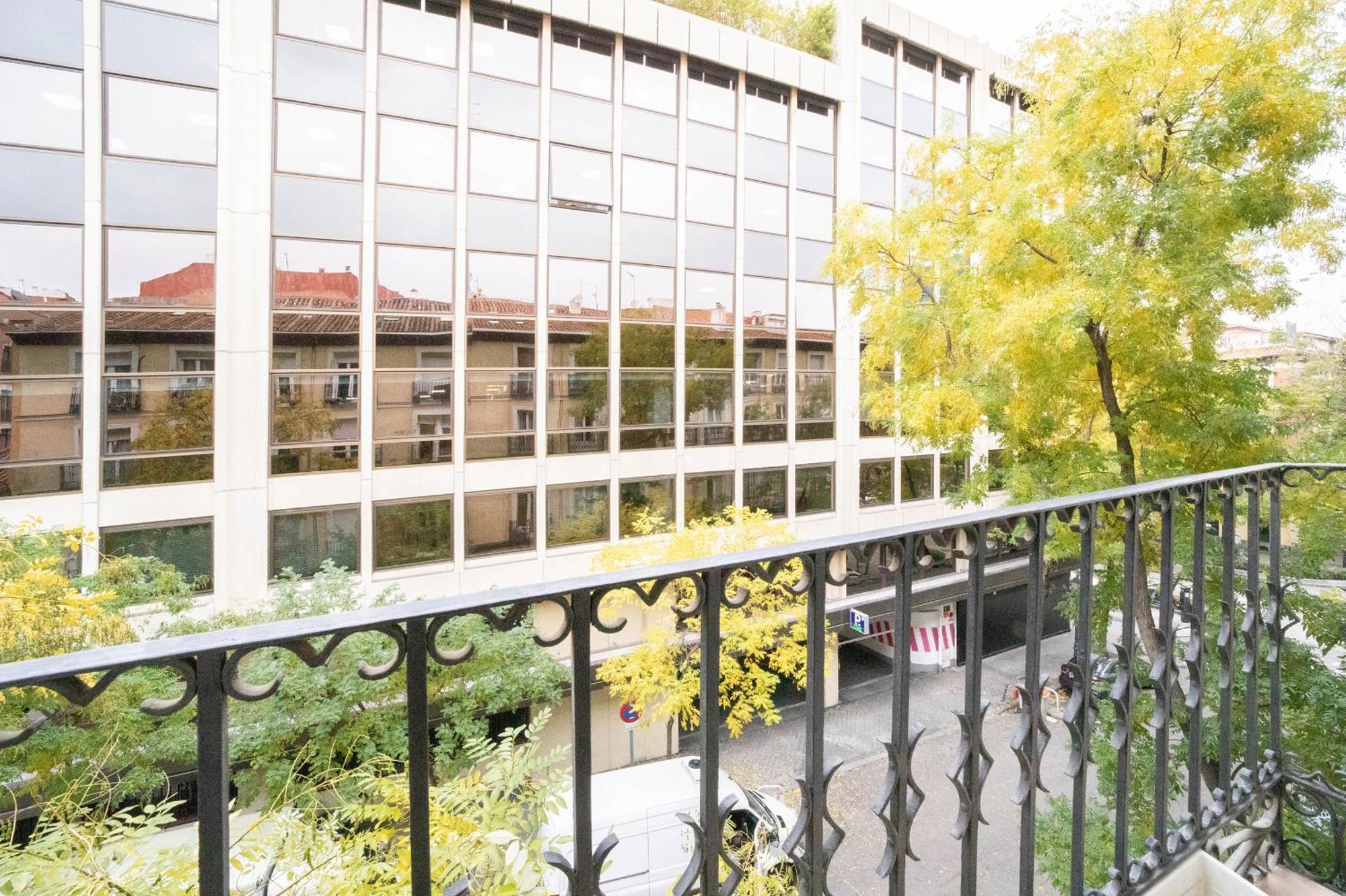 Apartamento Con Encanto Y Luz En Pleno Centro Madrid Exterior photo