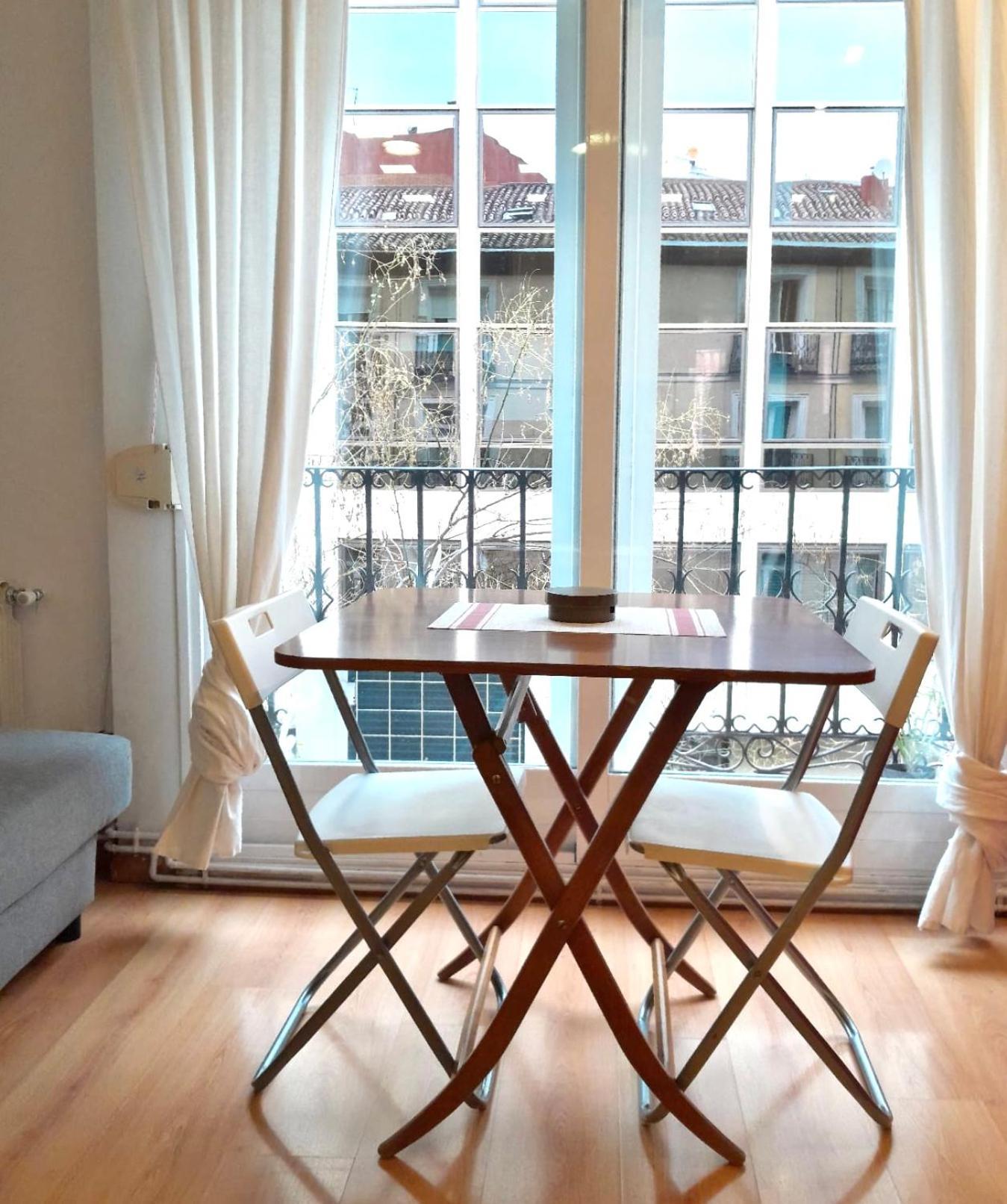 Apartamento Con Encanto Y Luz En Pleno Centro Madrid Exterior photo